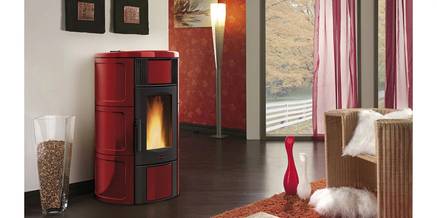 Termosemineu pe peleti, tip centrala, 5,4–19 kW, putere transmisa apei 4,0–14,7 kW pentru 545 m3, Iside Idro 5.0, La Nordica-Extraflame, culoarea Bordeaux