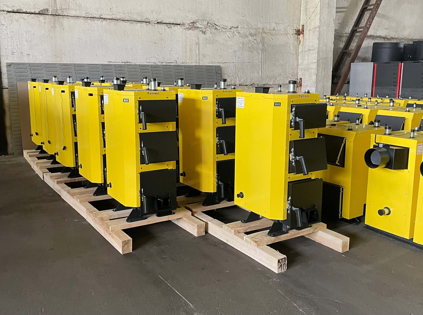 Cazan pe Combustibil Solid KRONAS Standart 26kW - Soluția Ideală pentru Încălzirea Eficientă
