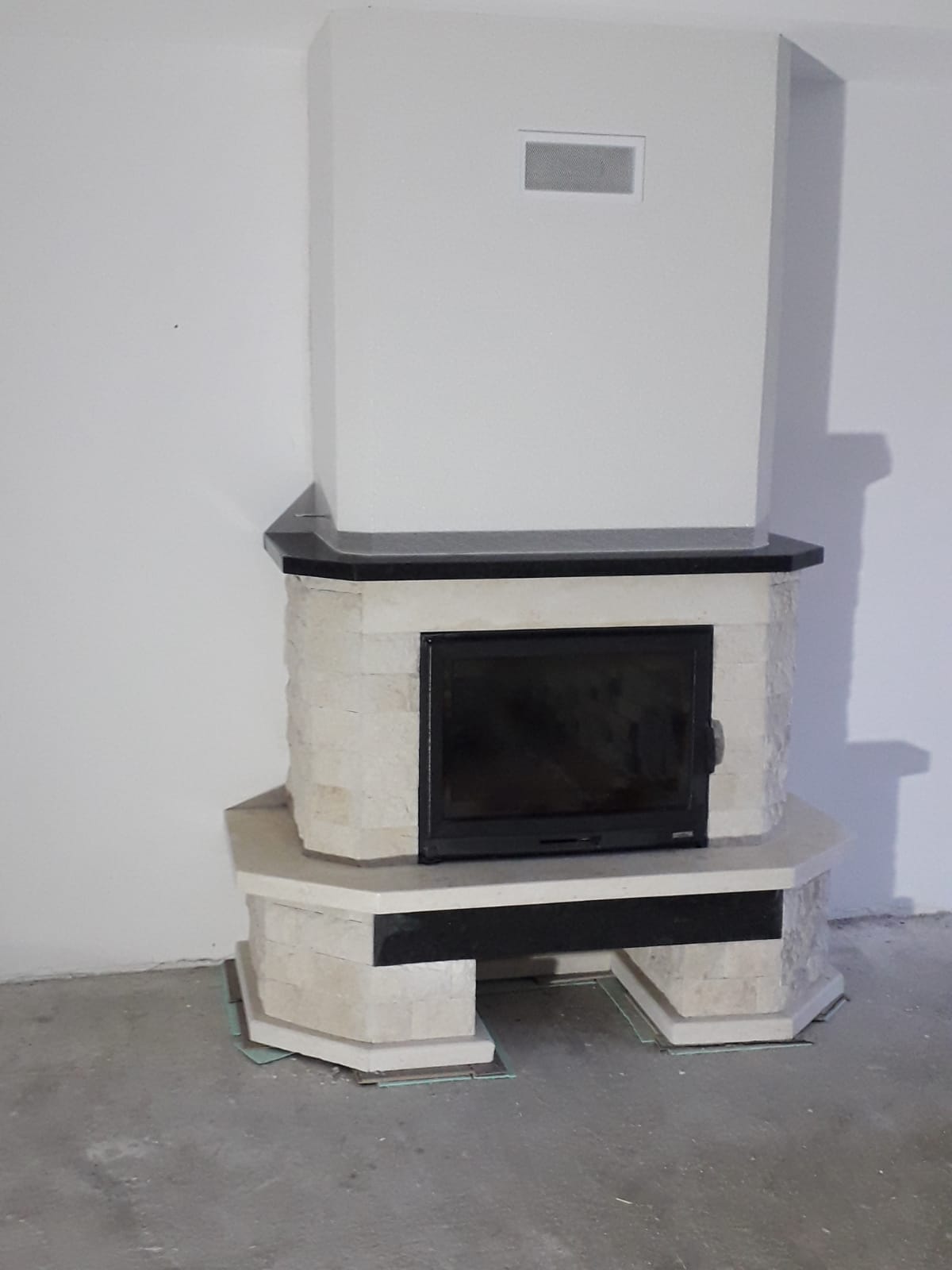 Semineu alb