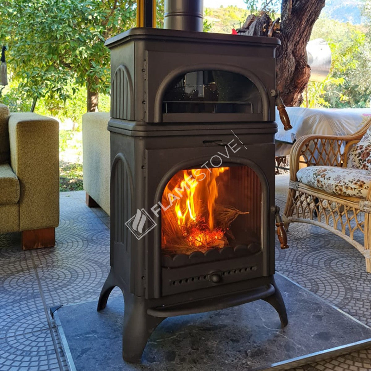 Sobă de Fontă de Înaltă Rezistență FS-023 Modena cu Cuptor - Eficiență Energetică Ridicată, Sticlă Schott Robax, Mâner de Lemn, 10 kW