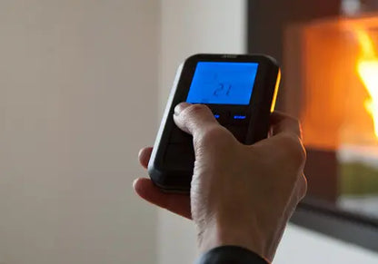 Focar pe peleti VIVO 90 Pellet canalizabil