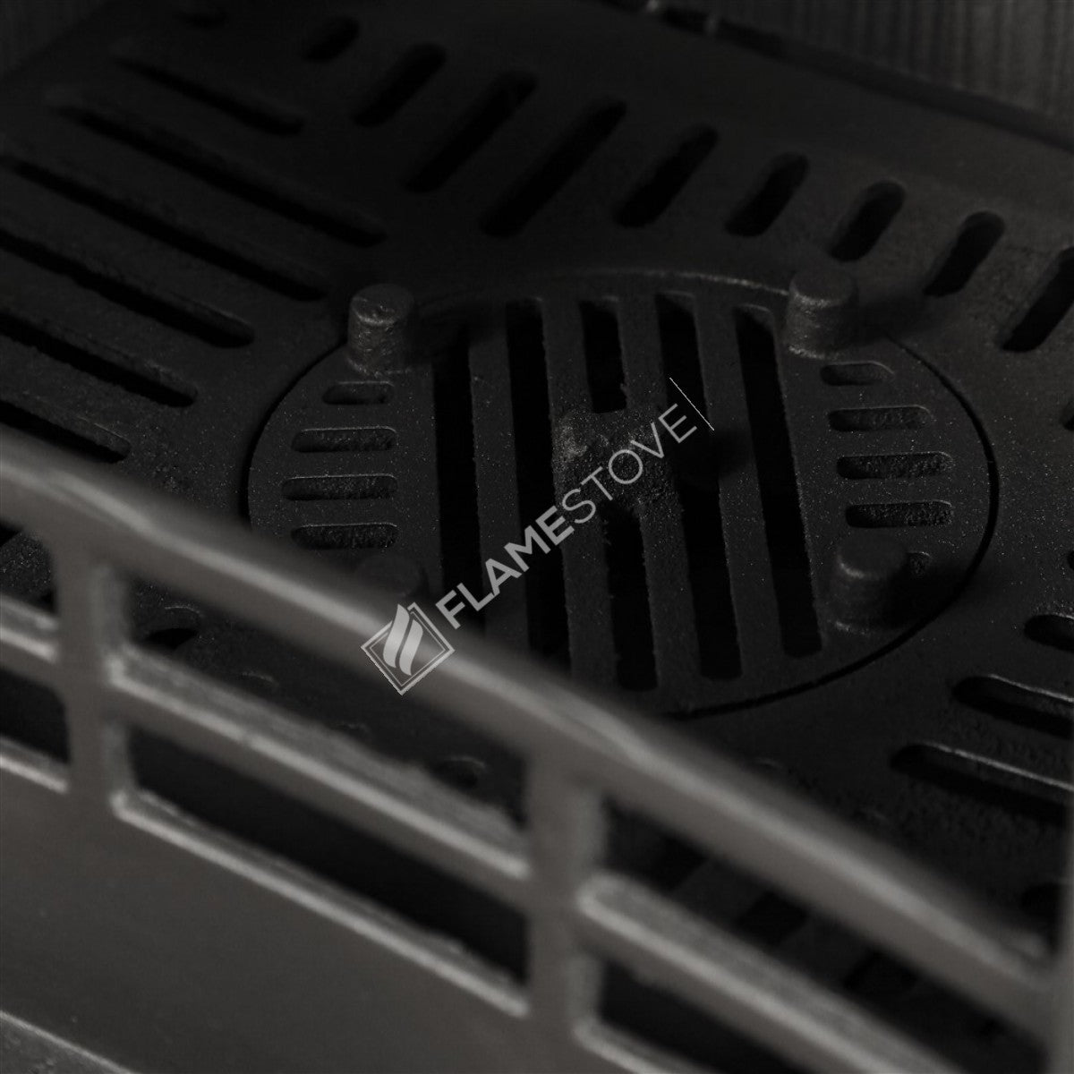 FS-204YK Lux: Soba cu Flacără de Aur, Arată Generozitatea și Eficiența Clasa A, 8 kW, 3 Geamuri Laterale, Sticlă Dublu Arsură