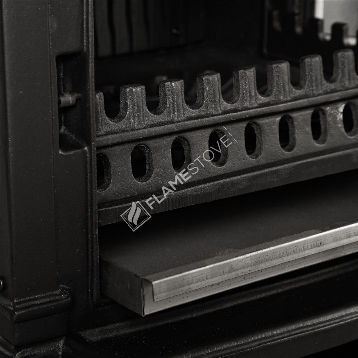 Șemineu pe lemne FS-14YKST Ultra Sirius din fontă cu rezervor, certificat CE