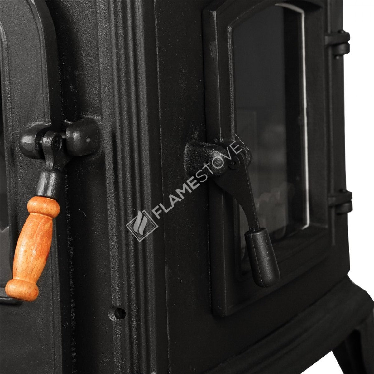 FS-032YK Lux Altar: Soba din Fontă Dublă Ardere cu Geam Lateral