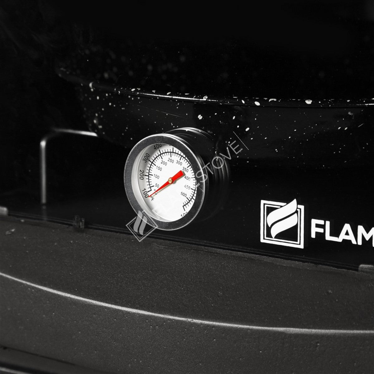 FS-204YK Lux: Soba cu Flacără de Aur, Arată Generozitatea și Eficiența Clasa A, 8 kW, 3 Geamuri Laterale, Sticlă Dublu Arsură