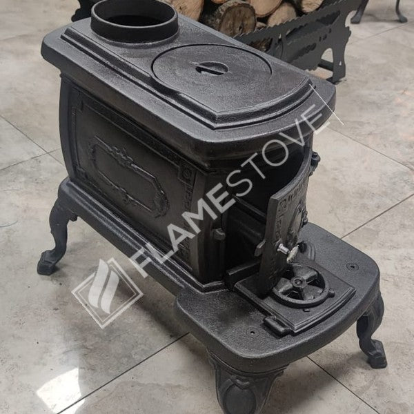 FS-059 - Soba din Fontă Nostalgică Franceză - Eficiență și Stil pentru Casa Ta
