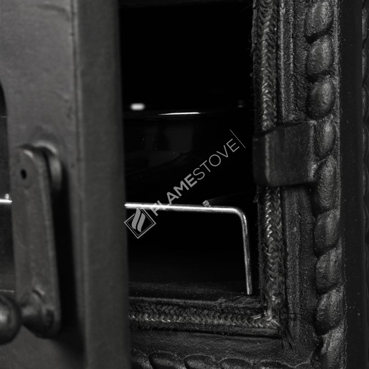 Soba din Fontă FS-053 – Încălzire Eficientă pentru 70 m² cu Sticlă Schott Robax și Email