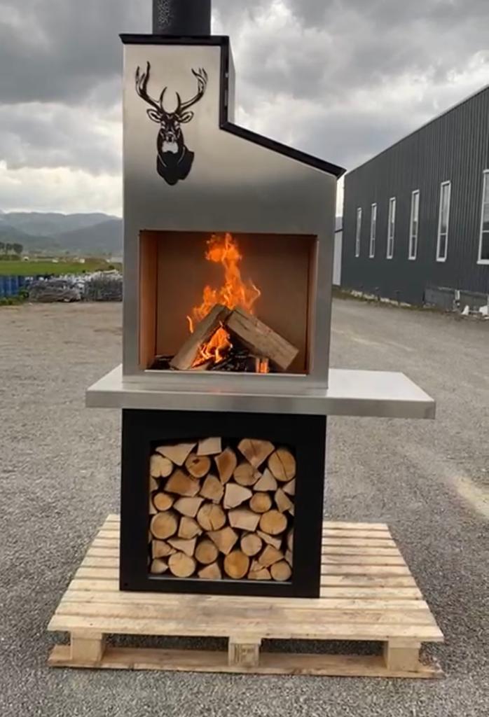 OUDOOR BARBEQUE DEER