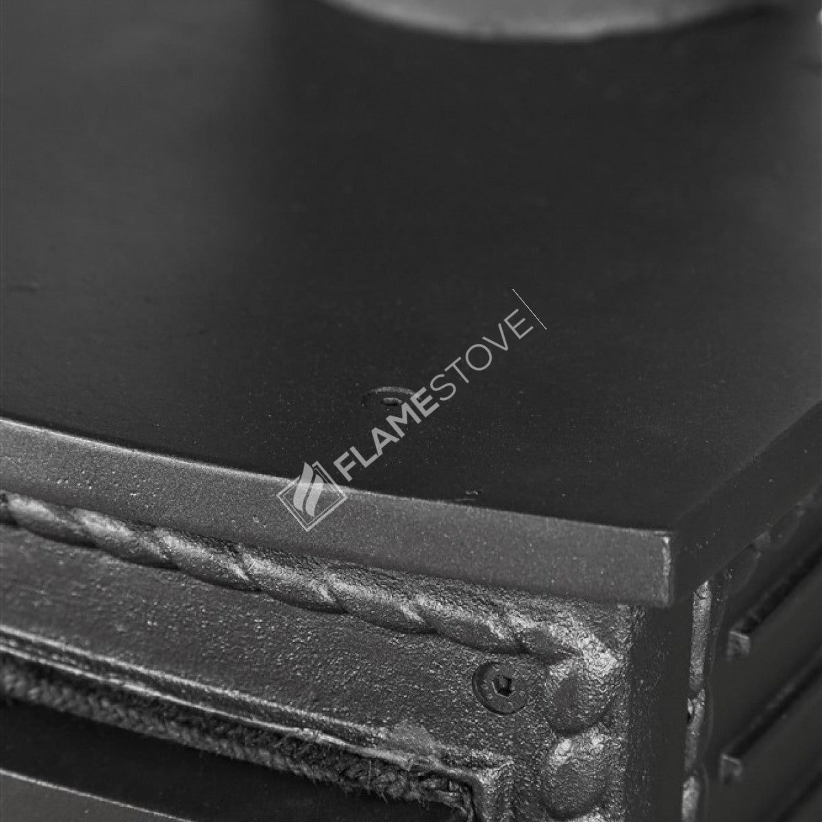 Soba din Fontă FS-053 – Încălzire Eficientă pentru 70 m² cu Sticlă Schott Robax și Email