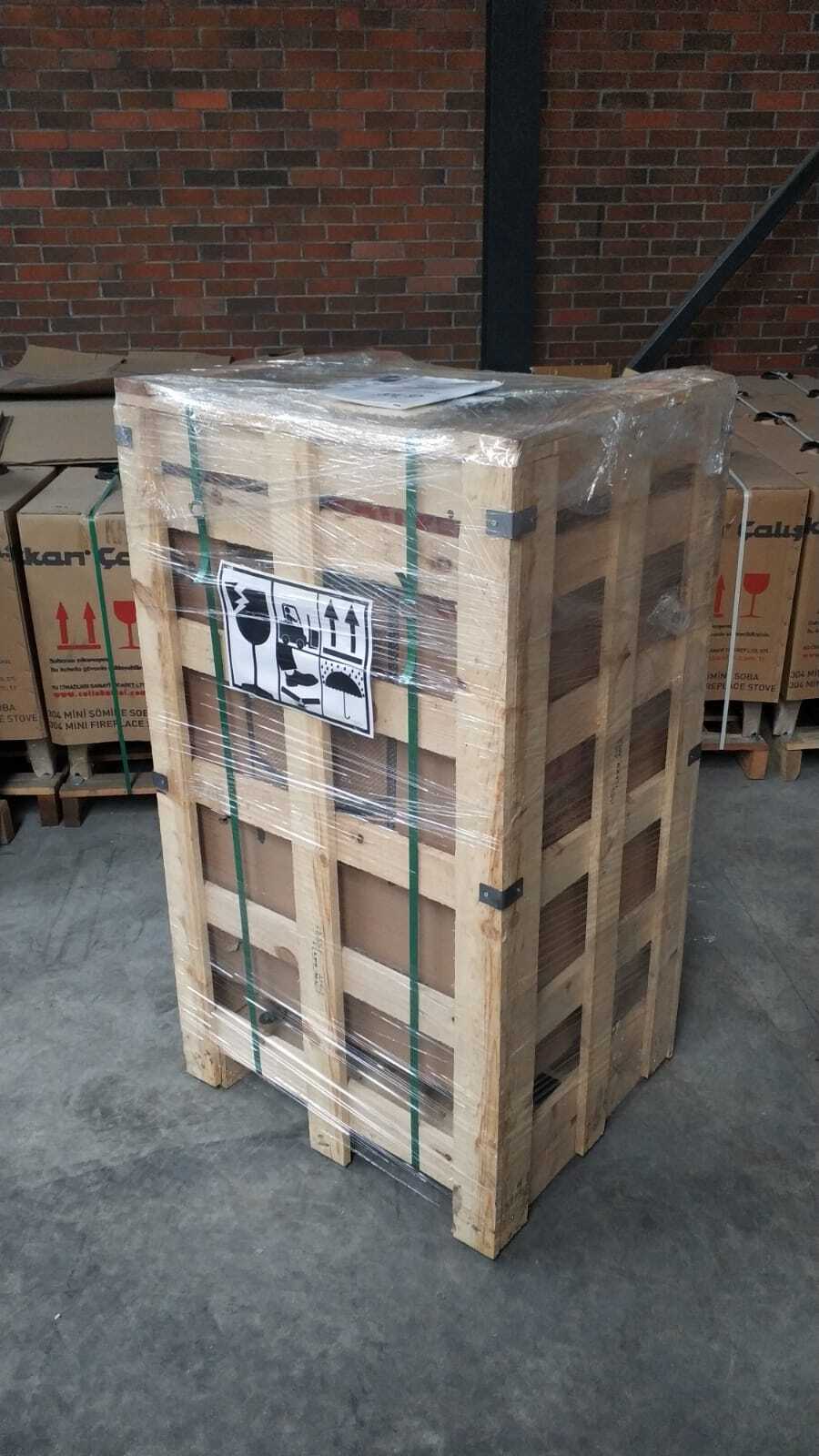 Soba pe colț 305-3D cu Putere de 12.5 kW și Sticlă Termorezistentă - Ideală pentru Încălzirea Locuinței