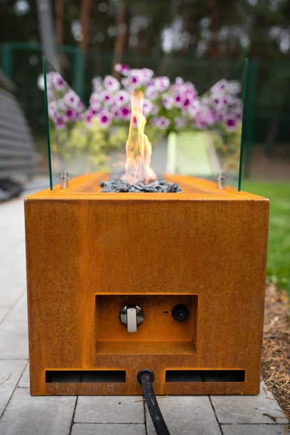 Șemineu Exterior pe Gaz Planika Galio Corten din Oțel Corten - Flacără Alungită, 13.6 kW