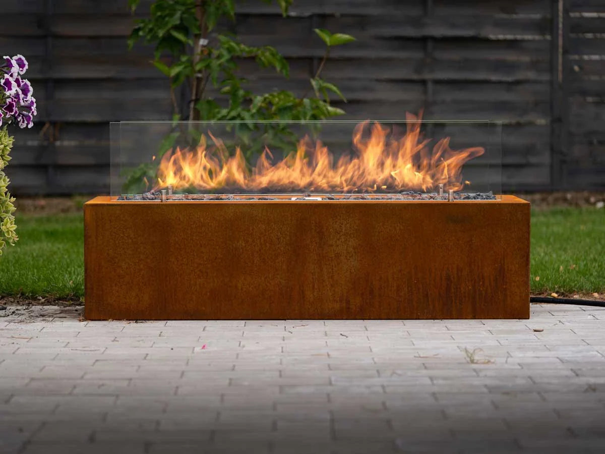 Șemineu Exterior pe Gaz Planika Galio Corten din Oțel Corten - Flacără Alungită, 13.6 kW