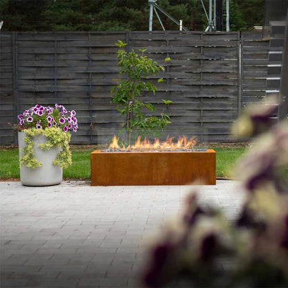 Șemineu Exterior pe Gaz Planika Galio Corten din Oțel Corten - Flacără Alungită, 13.6 kW