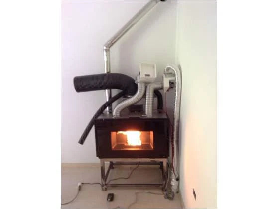 Focar pe peleti VIVO 90 Pellet canalizabil