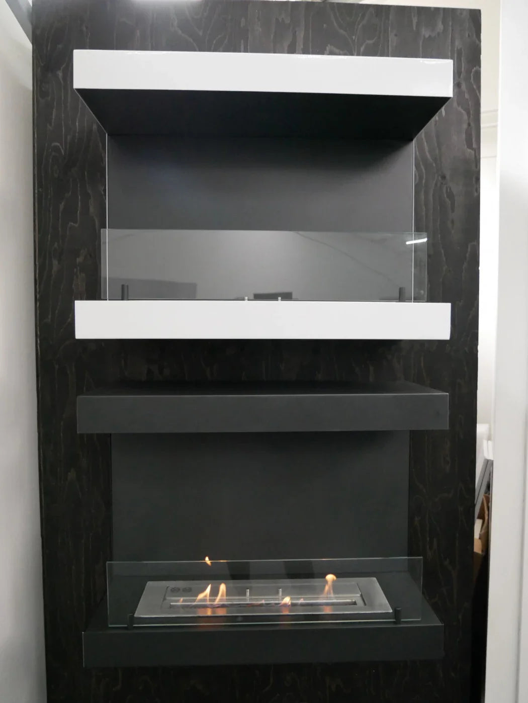 Dakota Negru - Bioșemineu de Perete pe 3 Fețe, 80 cm, Arzător Manual 3.5L, Până la 7.5 Ore Autonomie