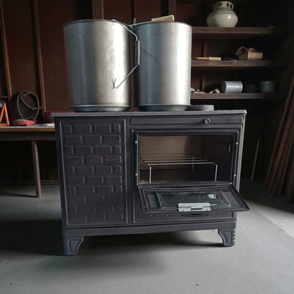 Sobă de Bucătărie Tip "Găleată" – Încălzire și Gătit Tradițional pe Lemne, 80 cm Lățime