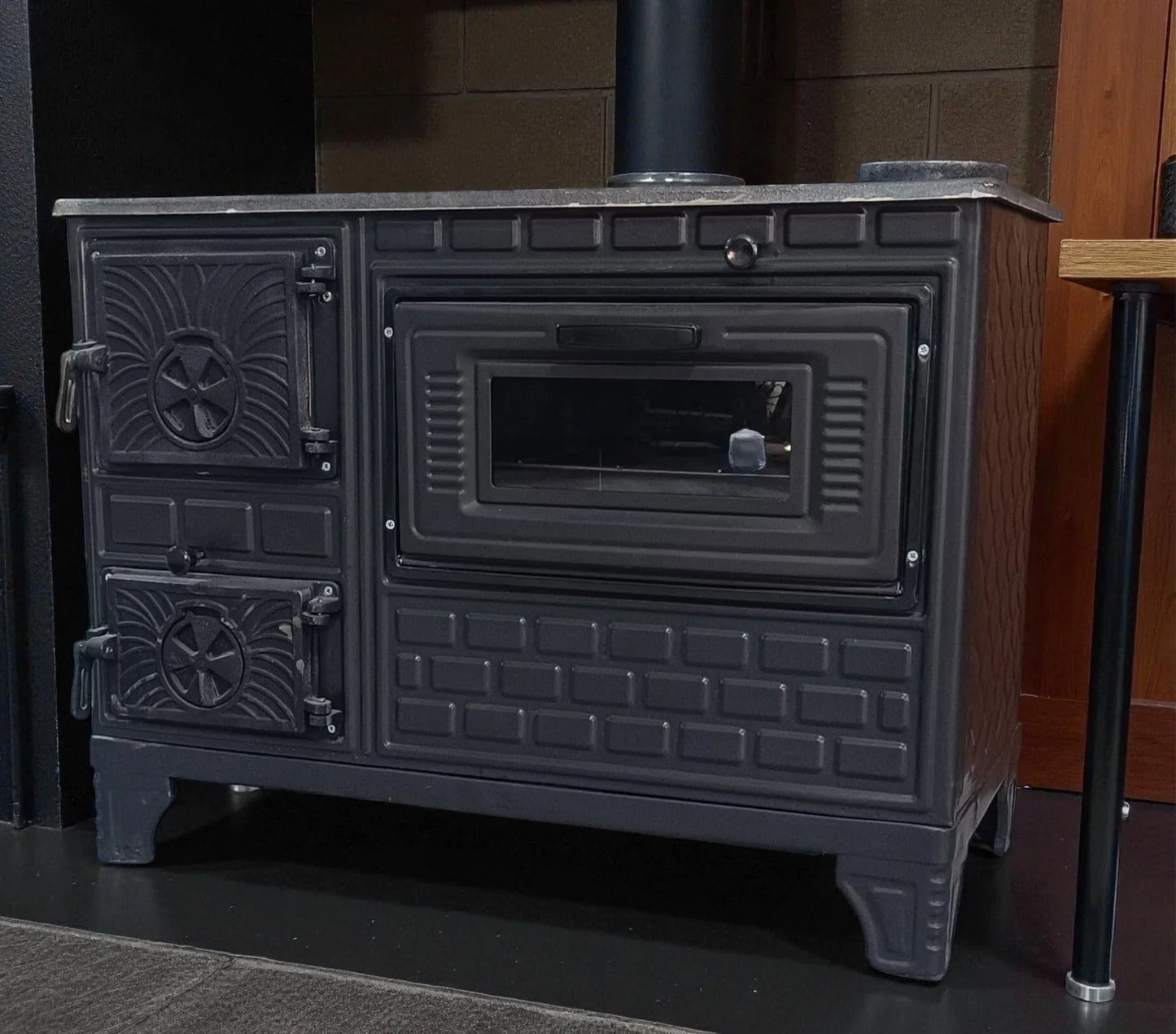 Aragaz Robust din Oțel de 40cm cu Cameră de Ardere din Fontă - Eficiență și Durabilitate Garantată