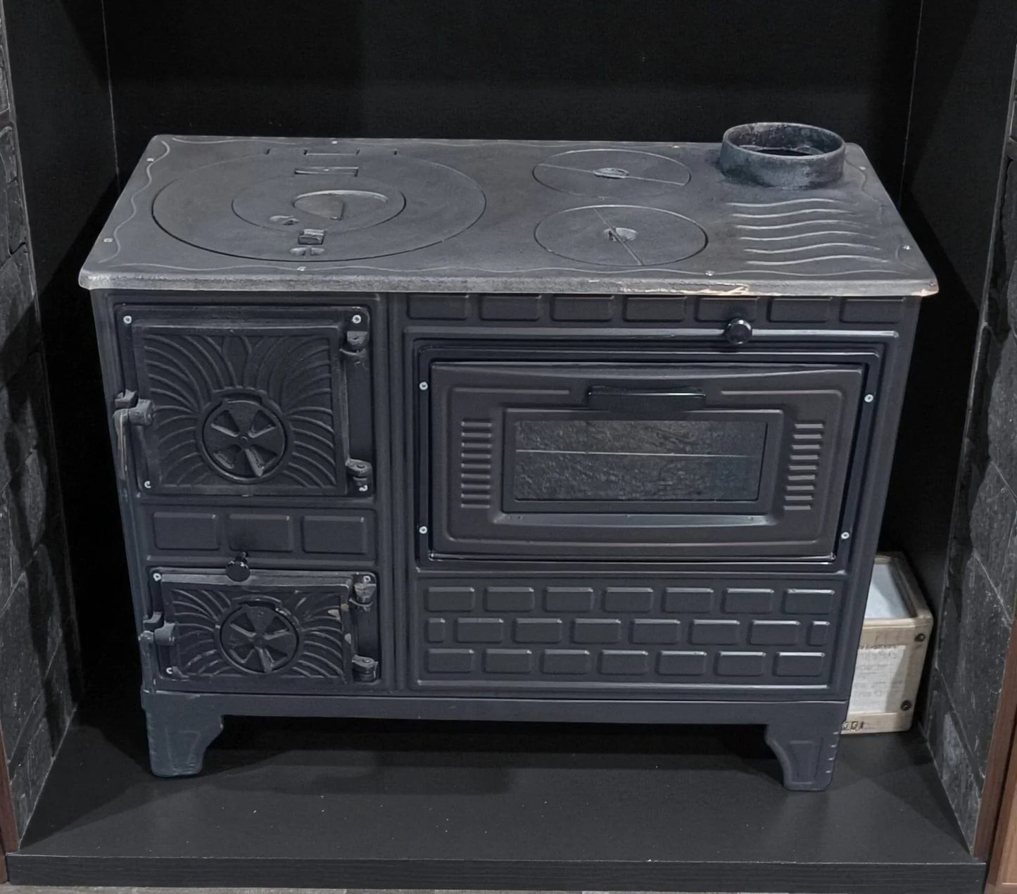 Aragaz Robust din Oțel de 40cm cu Cameră de Ardere din Fontă - Eficiență și Durabilitate Garantată